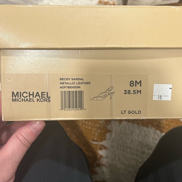 New in Box Michael Kors Gold Snakeskin  Becky Sandals Size 8 - Picture 2 of 5